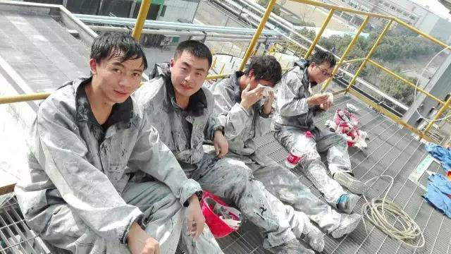 工作中，認真工作的男人是最帥的.jpg
